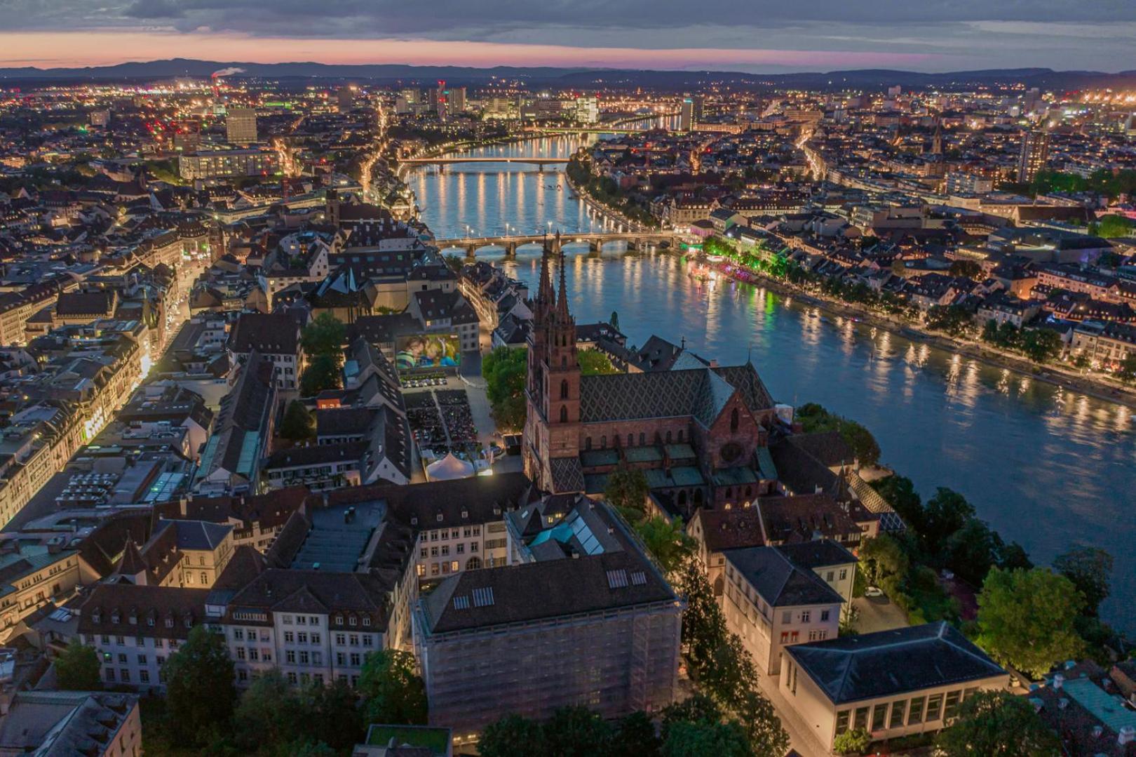 Special Primero Picasso Apartment Basel, Bahnhof Grossbasel 10-Star ภายนอก รูปภาพ
